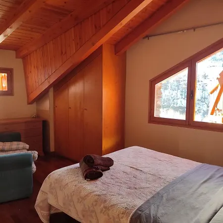 Casa Pirineu * Esterri de Cardos