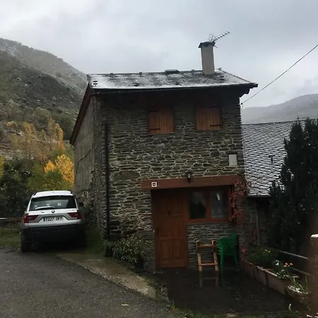 Casa Pirineu Holiday home Esterri de Cardos