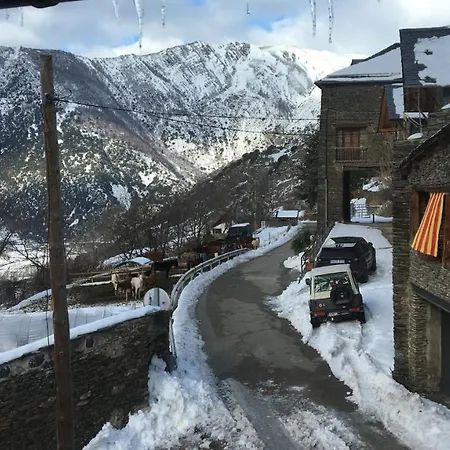 Casa Pirineu * Esterri de Cardos