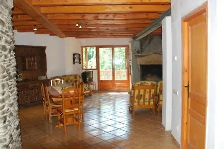 Casa Pirineu Holiday home *